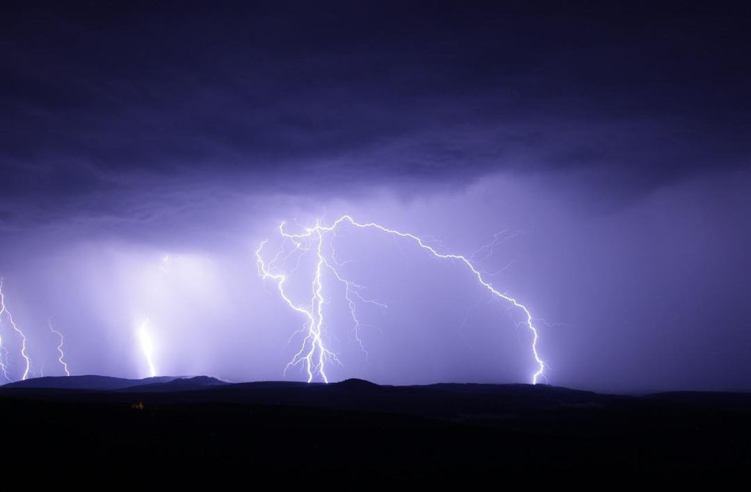 闪光 雷雨 矿山 自然 闪电图片