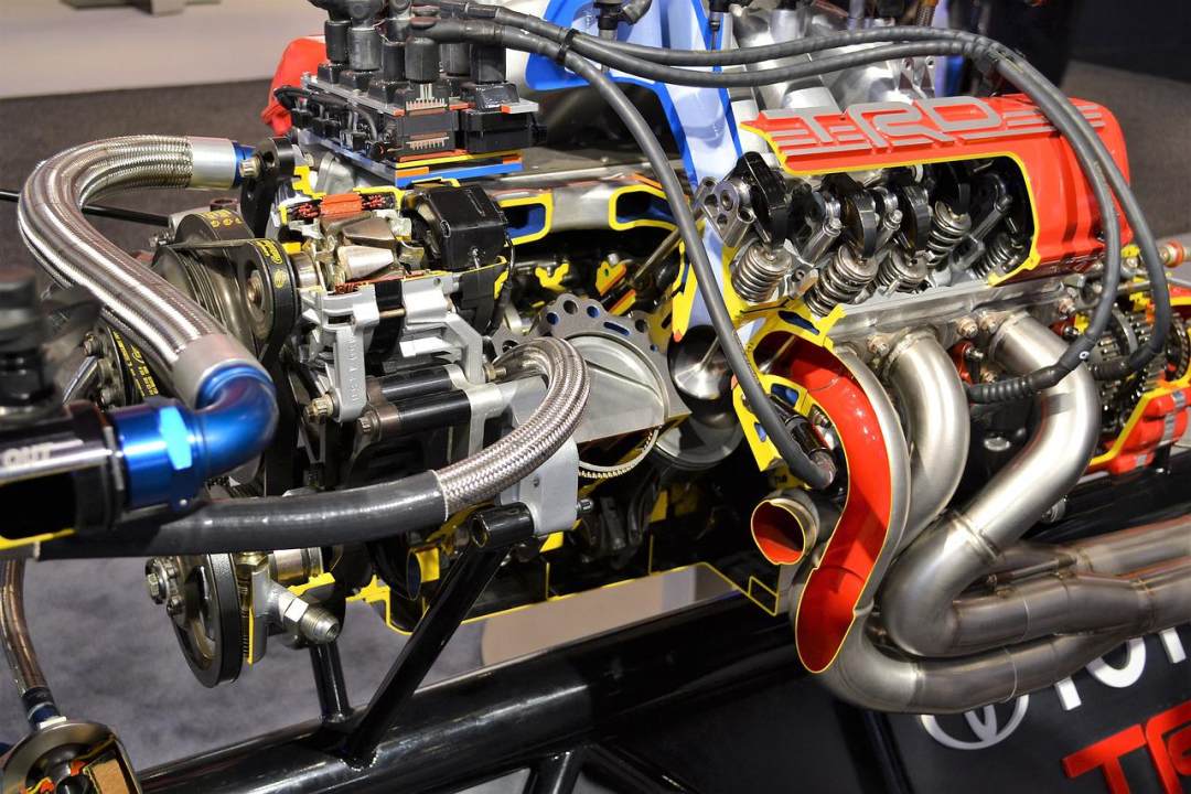 引擎 赛车的引擎 超级充电机 超级充电 赛车图片