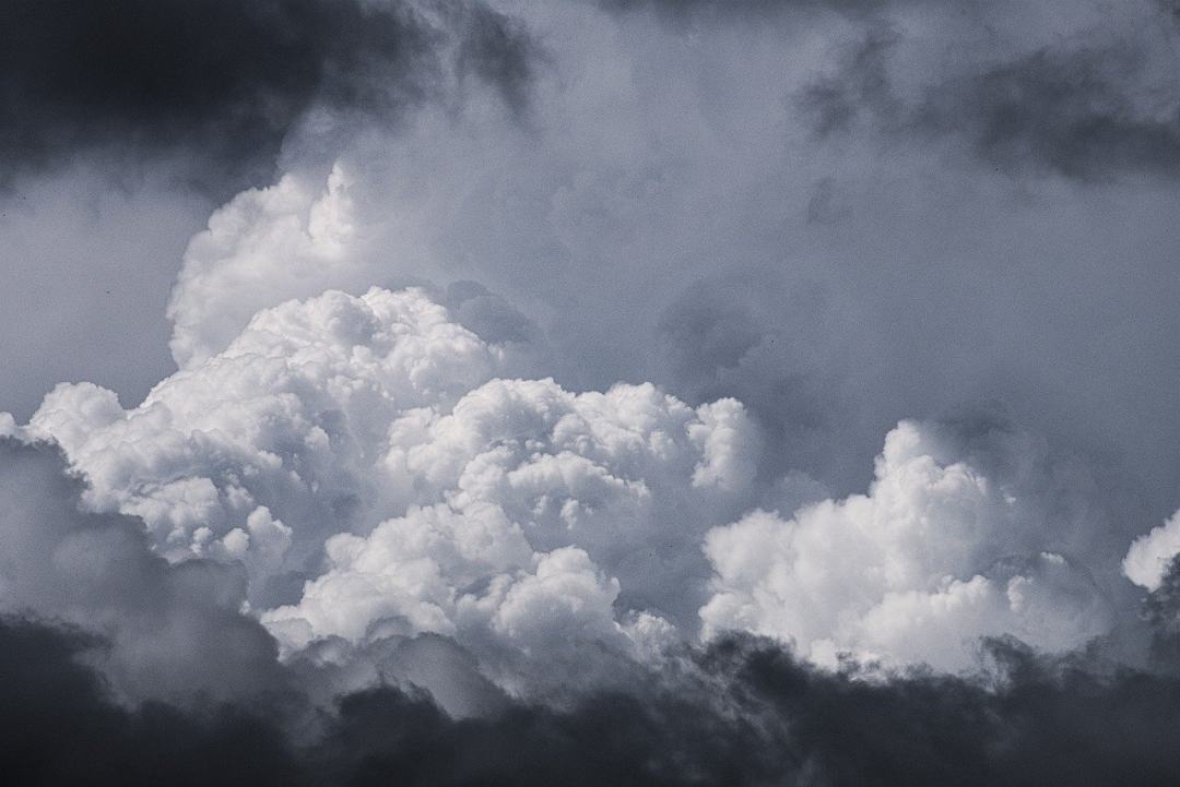 云 风暴 雨 天气 多云的图片