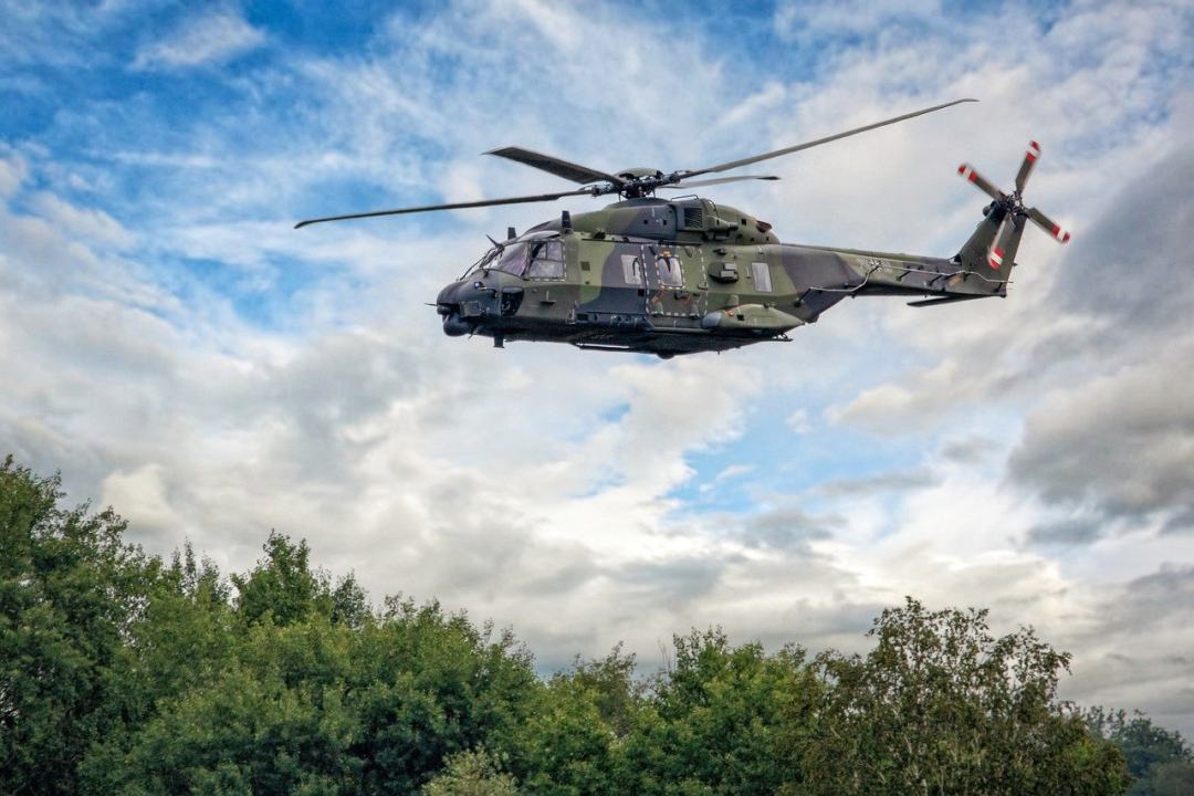 直升机 飞机 军队 nhindustries nh90 飞行图片