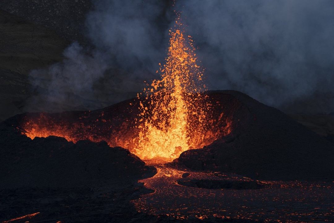 火山 岩浆 冰岛 自然 喷发图片